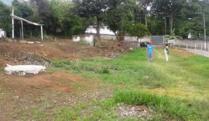 Terreno à venda no Parque Jane, Embu das Artes  por R$ 1.011.000