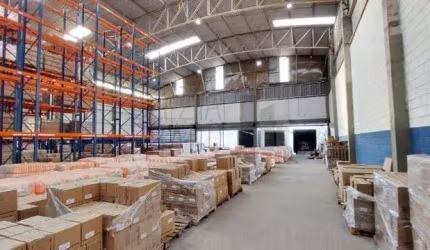 Barracão / Galpão / Depósito com 10 salas para alugar no Centro, Embu das Artes , 4500 m2 por R$ 95.000