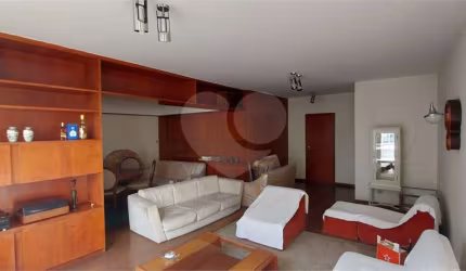 Apartamento com 3 quartos à venda em Bela Vista - SP