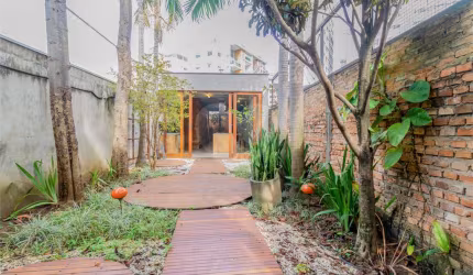 Casa à venda em Vila Mariana - SP