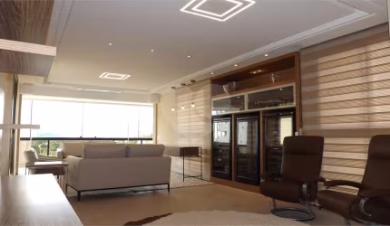 Apartamento com 4 quartos à venda em Moema - SP