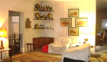 Casa de vila com 4 quartos à venda em Paraíso - SP