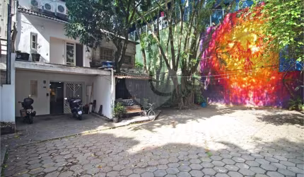 Casa de vila à venda ou para locação em Cerqueira César - SP