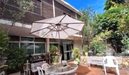 Casa com 4 quartos à venda em Paraíso - SP