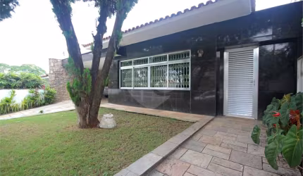 Casa térrea com 3 quartos à venda em Alto De Pinheiros - SP