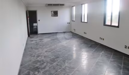 Prédio inteiro à venda em Lapa - SP