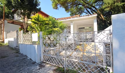 Casa térrea com 3 quartos à venda em Vila Romana - SP