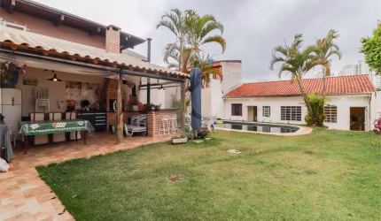 Casa térrea com 4 quartos à venda em Lapa - SP