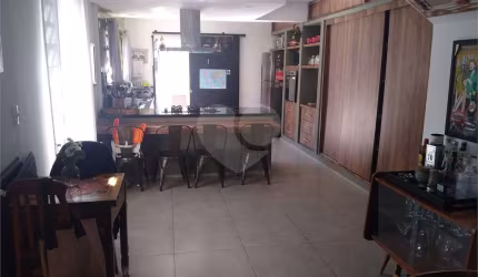 Sobrado com 4 quartos à venda em Lapa - SP