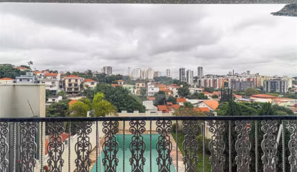 Sobrado com 4 quartos à venda em Vila Romana - SP