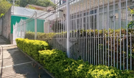 Casa térrea com 3 quartos à venda em Vila Ipojuca - SP