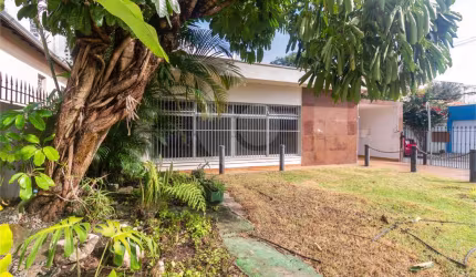 Casa térrea com 6 quartos à venda em Vila Romana - SP