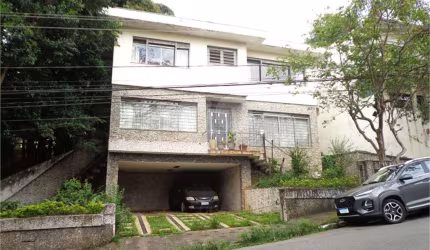 Sobrado com 4 quartos à venda em Sumaré - SP