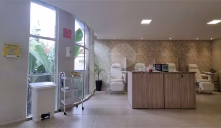 Prédio inteiro à venda em Pinheiros - SP