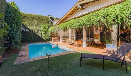 Casa térrea com 3 quartos à venda em Caxingui - SP