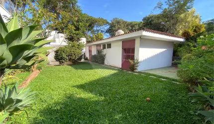 Casa térrea com 3 quartos à venda ou para locação em Alto De Pinheiros - SP