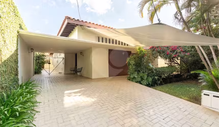 Casa térrea com 3 quartos à venda em Alto De Pinheiros - SP