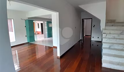 Casa com 3 quartos à venda em Caxingui - SP
