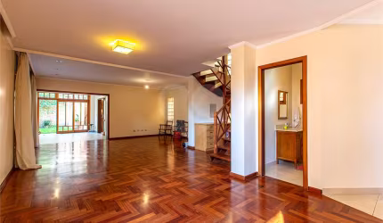 Casa com 4 quartos à venda em Vila Romana - SP