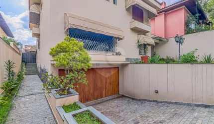 Casa com 4 quartos à venda ou para locação em Alto De Pinheiros - SP