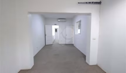 Sobrado com 2 quartos à venda ou para locação em Água Branca - SP