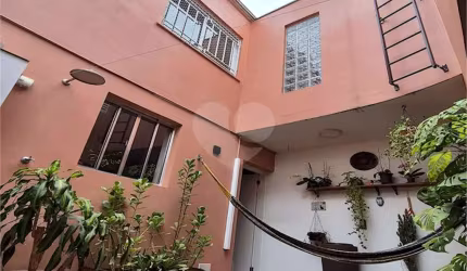 Sobrado com 3 quartos à venda ou para locação em Vila Madalena - SP