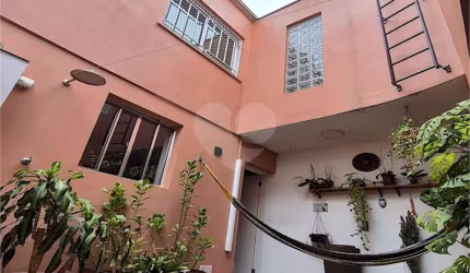 Sobrado com 3 quartos à venda ou para locação em Vila Madalena - SP