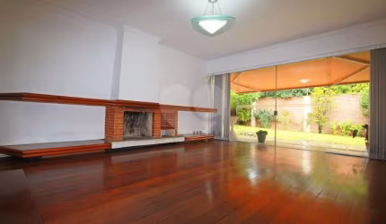 Casa térrea com 4 quartos à venda ou para locação em Alto De Pinheiros - SP