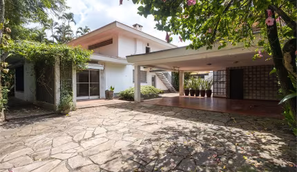 Sobrado com 4 quartos à venda em Alto De Pinheiros - SP