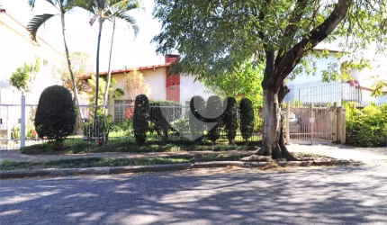 Casa térrea com 3 quartos à venda em Alto De Pinheiros - SP