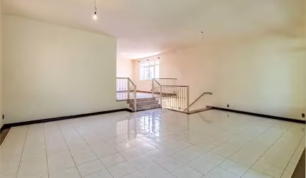 Casa térrea com 3 quartos à venda ou para locação em Vila Hamburguesa - SP