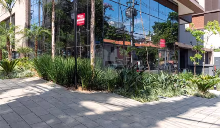 Loja com 2 quartos à venda ou para locação em Pinheiros - SP