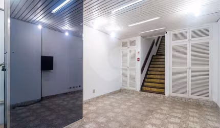 Prédio inteiro à venda ou para locação em Pinheiros - SP