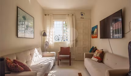 Casa de vila com 2 quartos à venda ou para locação em Alto De Pinheiros - SP