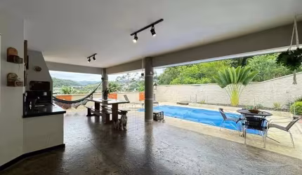 Casa com 2 quartos à venda no Dom Joaquim, Brusque  por R$ 990.000