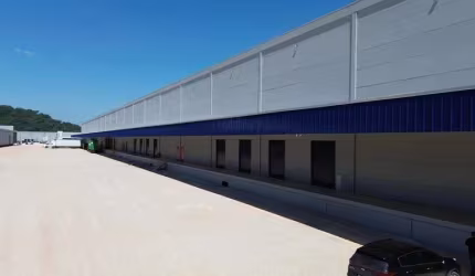 Galpão novo com 51.000m2 com docas em condomínio logístico em Itajaí