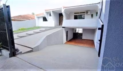 Casa à venda em Maringá, Zona 04, com 5 quartos, com 340 m²
