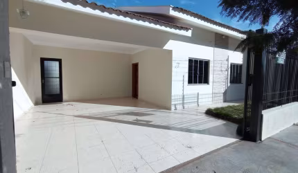 Casa à venda em Maringá, próximo á Av. Cerro Azul