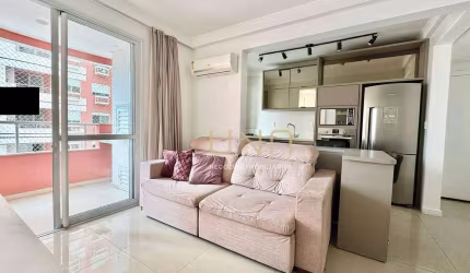 Apartamento mobiliado, 02 quartos em condomínio clube no bairro de Barreiros/São José.