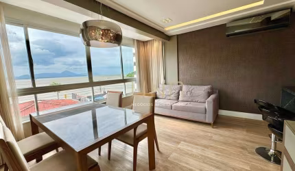Apartamento com vista mar, de 2 quartos e 1 vaga de garagem no bairro de Coqueiros.
