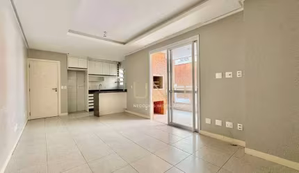 Ótimo apartartamento no bairro do Córrego Grande, com 03 quartos e vaga de garagem.
