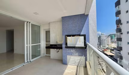 Excelente apartamento com vista parcial para o mar, 03 quartos sendo 01 suite, sacada com churrasqueira, no bairro de Campinas/São José.