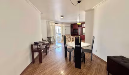 Apartamento amplo de 03 quartos, para aluguel no Centro de Florianópolis.