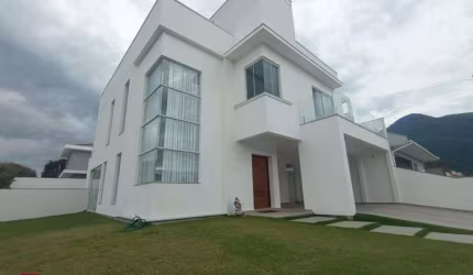 Casa em Condomínio em Praia De Fora