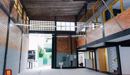 Excelente galpão comercial no bairro Serraria, próximo à BR-101