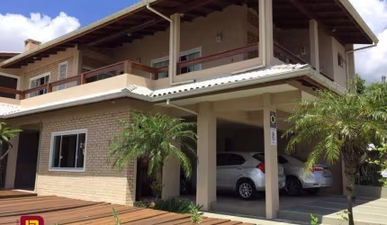 Casa Residencial em Ingleses do Rio Vermelho