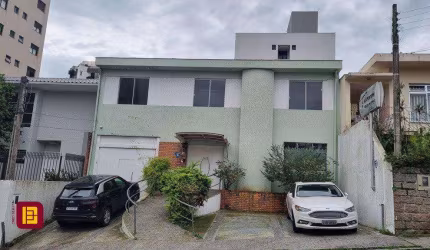 Casa Residencial/Comercial em Centro