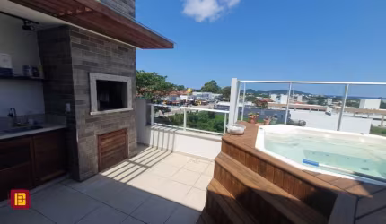 Cobertura  a venda no Campeche com 3 quartos e 3 vagas de garagem