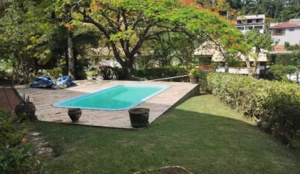 Casa em Condomínio em Carvoeira