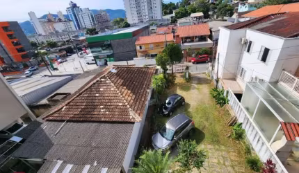 Terreno na Agronômica com viabilidade de construção